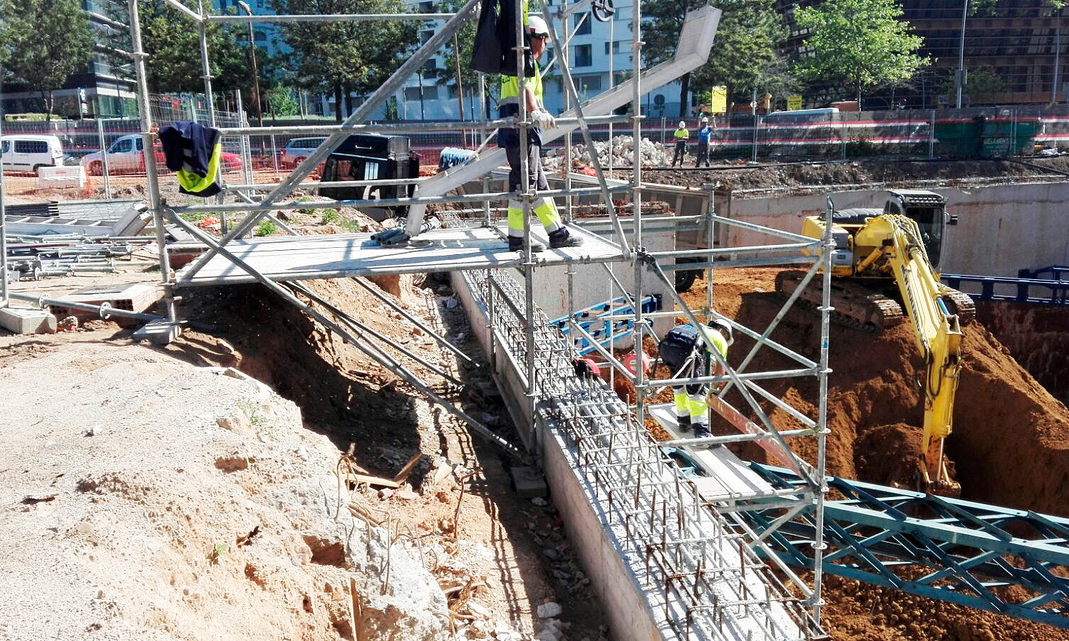 Alquiler de Andamios para Obra Civil - Grupo Vallina