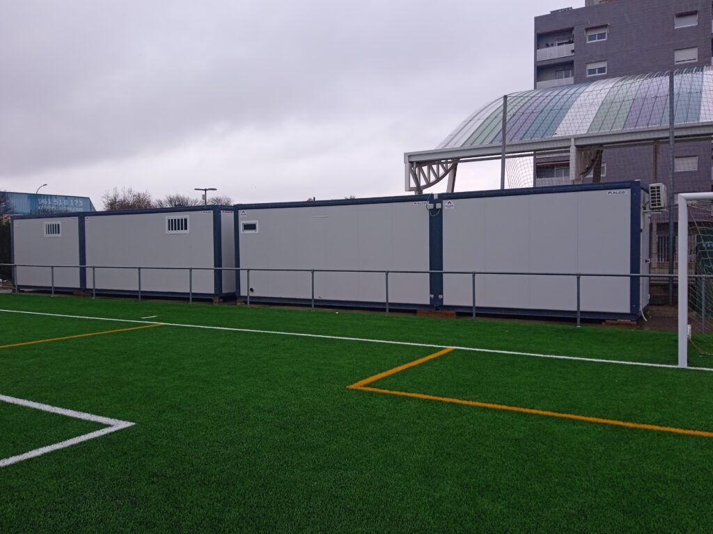 Vestruarios ALCO en campo de fútbol municipal