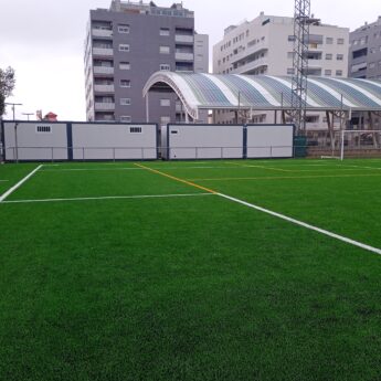 Vestuarios deportivos de ALCO en un campo de fútbol
