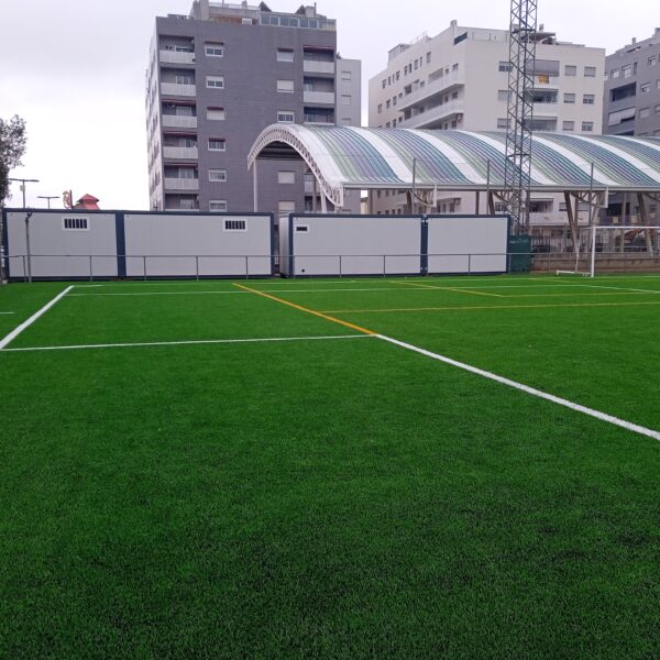 Vestuarios deportivos de ALCO en un campo de fútbol