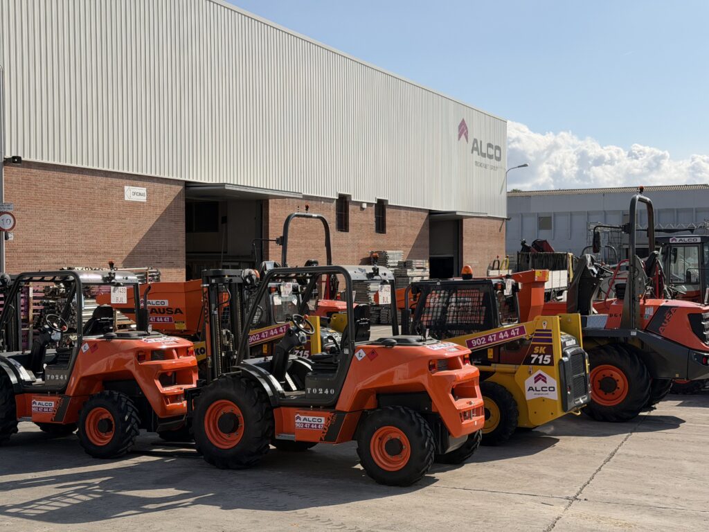 Renovación de maquinaria de construcción con carretillas elevadoras y dumper de Grupo ALCO